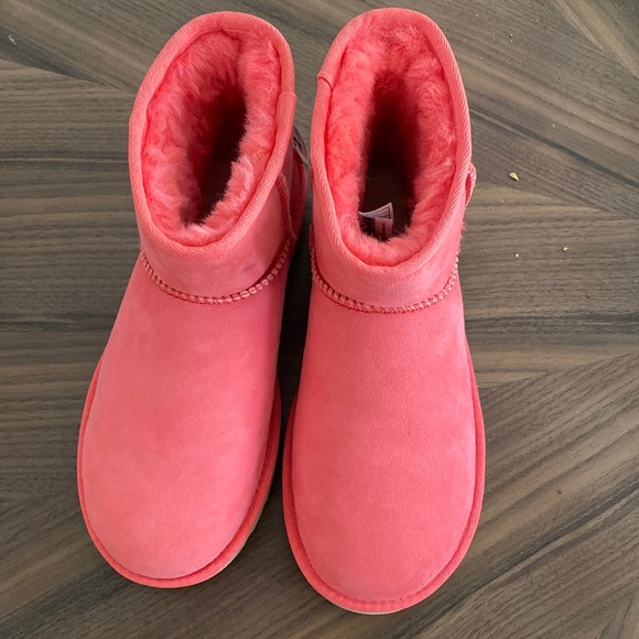 Classic mini Ugg boots - Picture 1 of 3